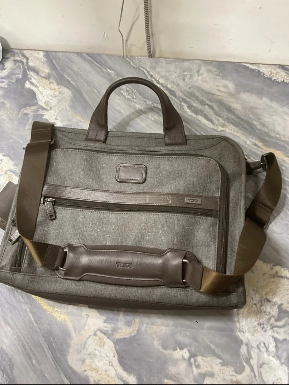 TUMI ALPHA 2 Slim Deluxe Portfolio Briefcase Style Laptop Bag